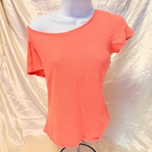 Coral Versatile Off-Shoulder Short Sleeve Tee